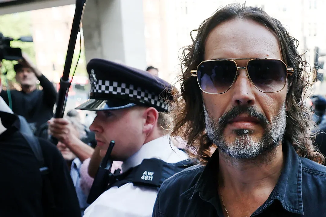 ¿Puede Russell Brand Superar Las Acusaciones Que Ponen En Riesgo Su Carrera?