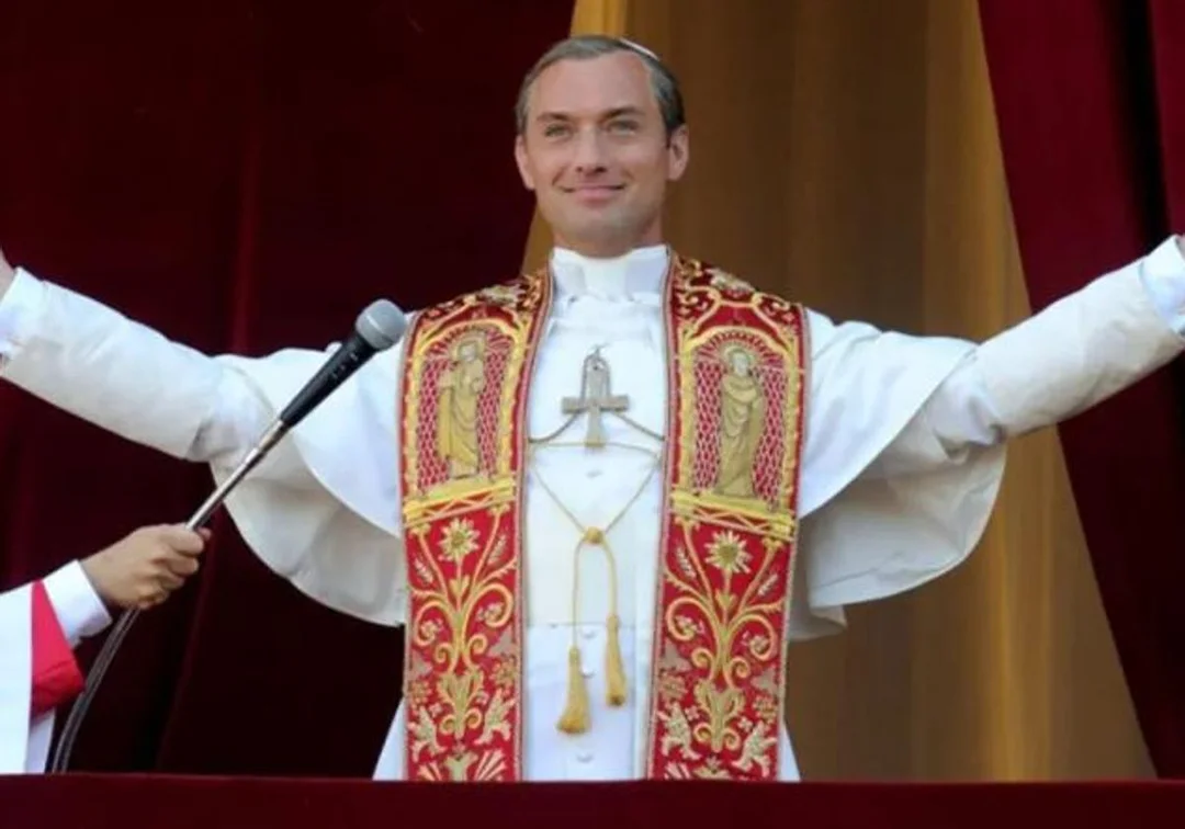 ¿Por Qué ‘The Young Pope’ Es La Miniserie Que Debes Ver Durante El Cónclave De 2025?