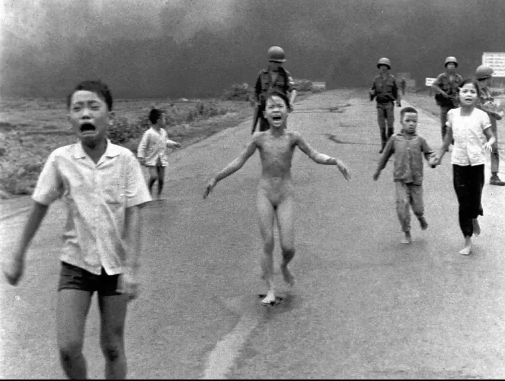 ¿Quién Realmente Capturó La Icónica Imagen De La Niña Del Napalm?