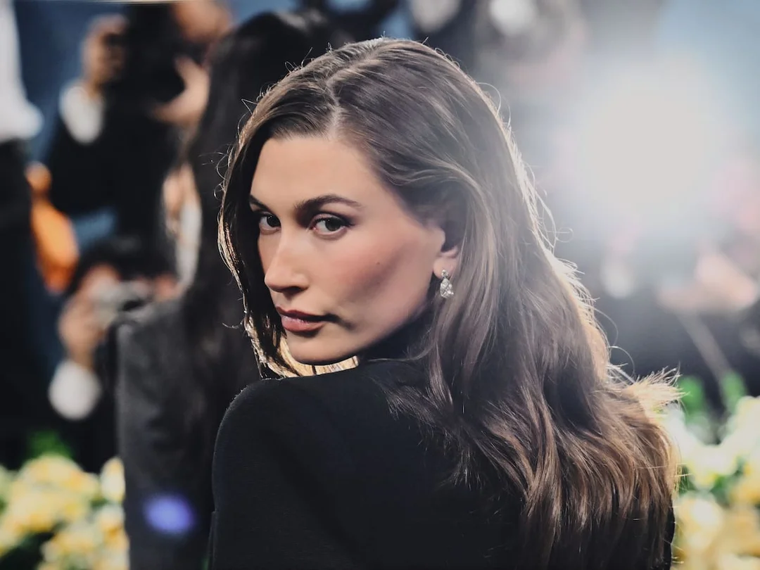 ¿Qué Sucedió Realmente Durante El Parto de Hailey Bieber?