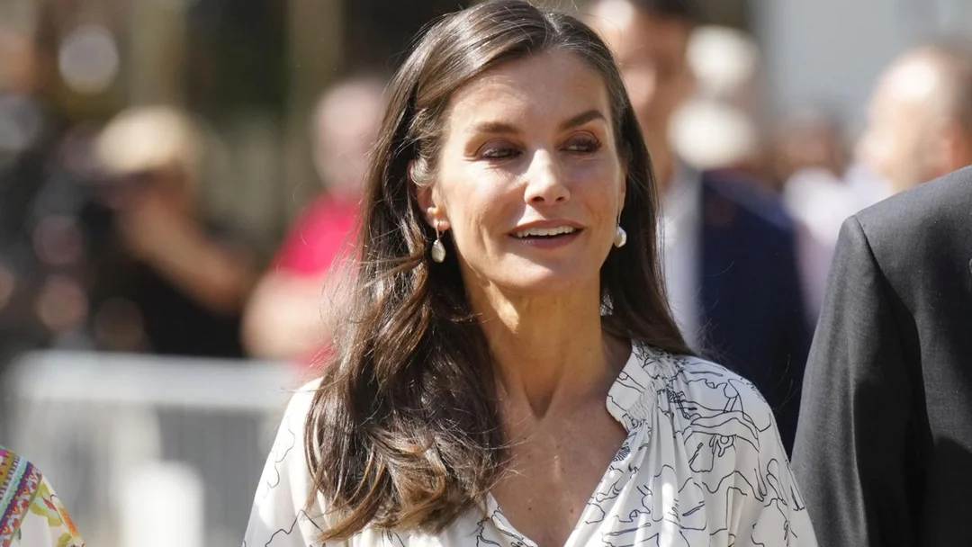 ¿Cómo La Reina Letizia Marcan Tendencia en la Feria del Libro de Madrid 2025?